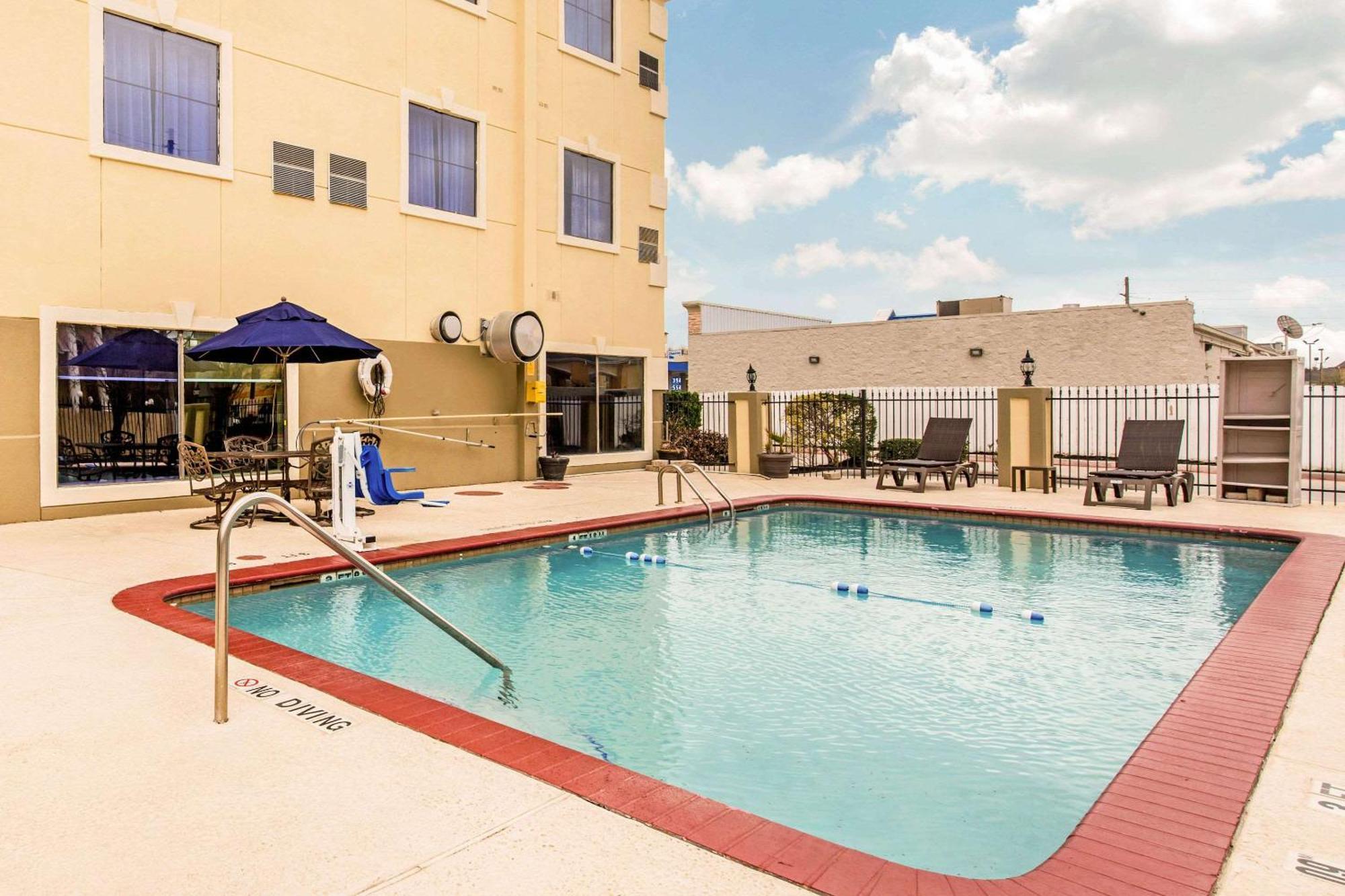 Comfort Inn & Suites Iah Bush Airport - East Humble Exterior foto