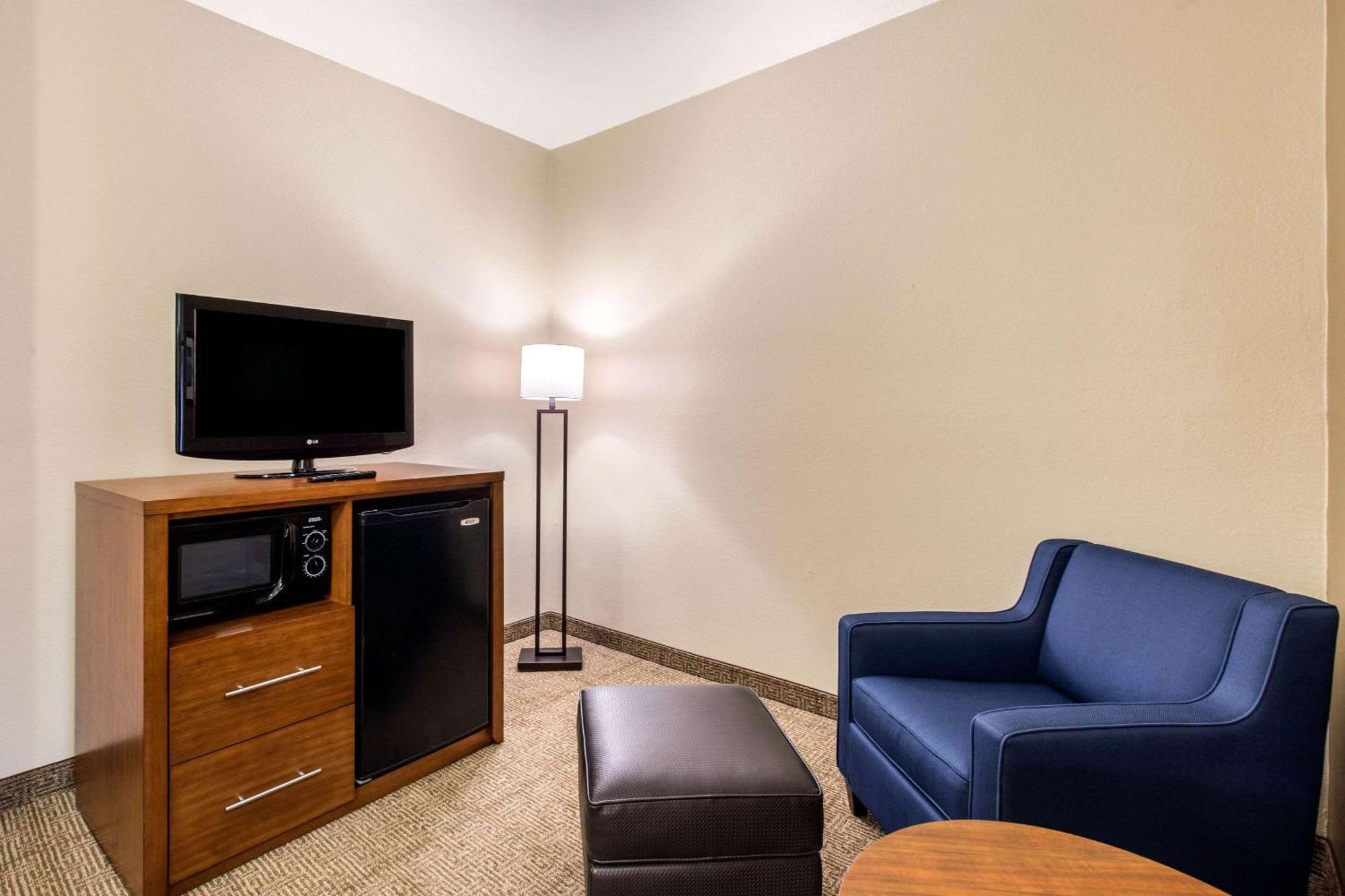 Comfort Inn & Suites Iah Bush Airport - East Humble Exterior foto